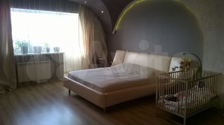 Коттедж 411 м² на участке 15 сот.