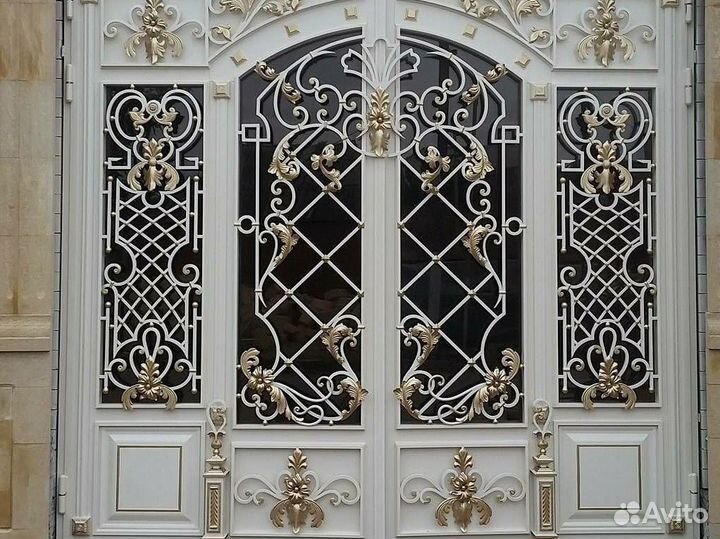 Кованая дверь входная