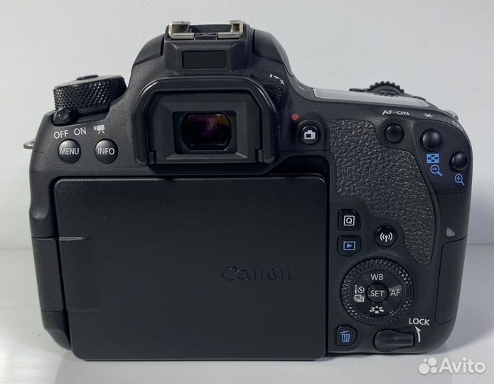 Canon EOS 77D EF-S 18-55mm IS STM Kit