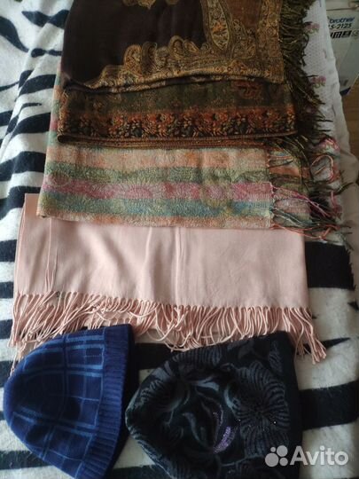 Женские шарфы. платки. шапки