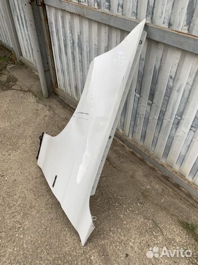 Крыло переднее левое бмв ф20 с дефектом