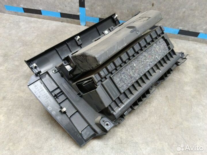 Бардачок Mitsubishi Outlander 3 2.0 4B11 2013