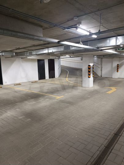 Машиноместо, 15 м²
