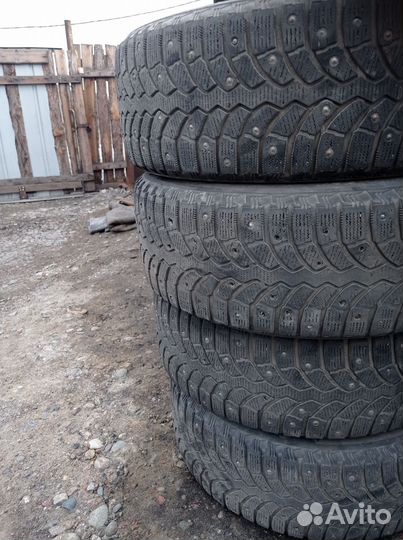 Bridgestone Blizzak Spike-01 205/60 R16 92T