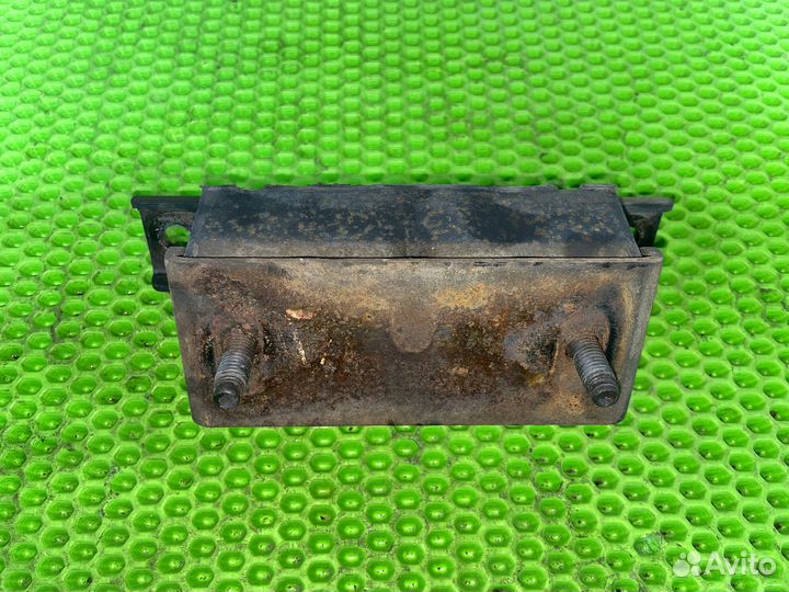 Подушка АКПП Cadillac Escalade GMT900