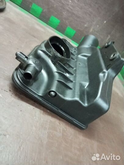 Резонатор воздушного фильтра Audi 100 4A2 AAH 1993