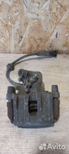 Суппорт задний левый Ford Kuga 2