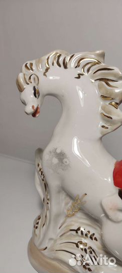 Фарфоровая статуэтка Сивка-Бурка Дулево