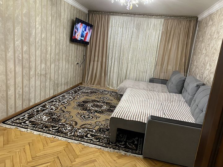 4-к. квартира, 91 м², 1/9 эт.