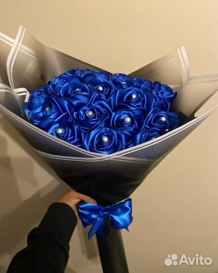 Букет роз из атласных лент