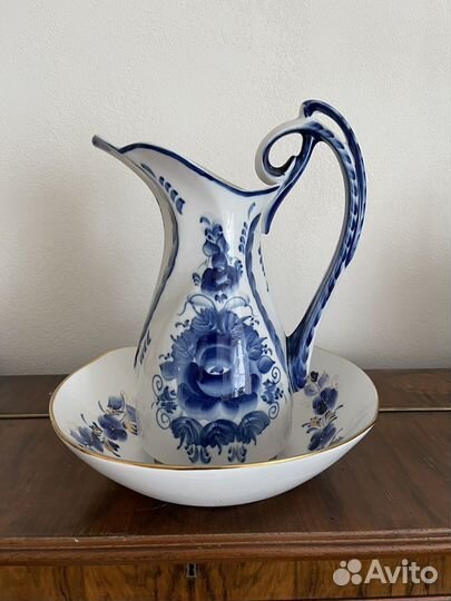 Кувшин и блюдо гжель