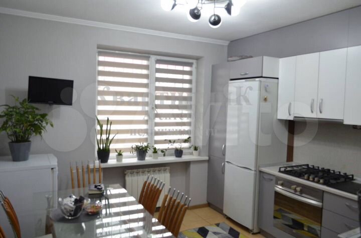 2-к. квартира, 65 м², 1/4 эт.