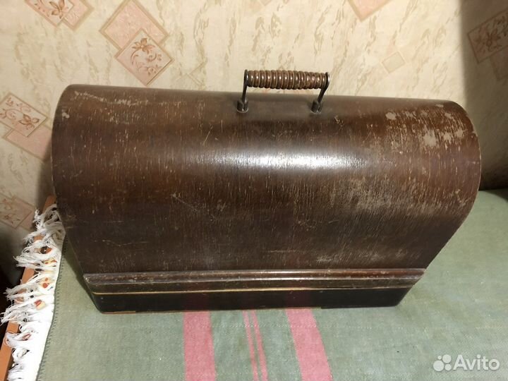 Старинная швейная машина Госшвеймашина СССР