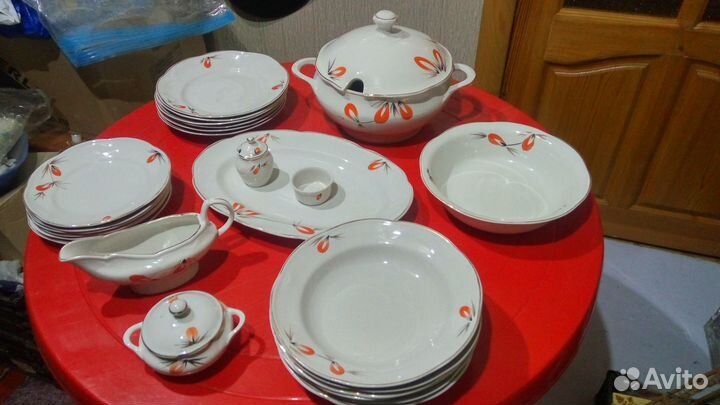 Сервизы столовый, чайный, кофейный. Бульонницы