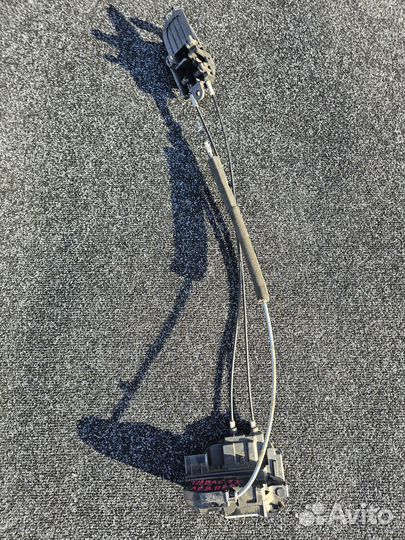 Замок двери nissan tiida C11 передний левый