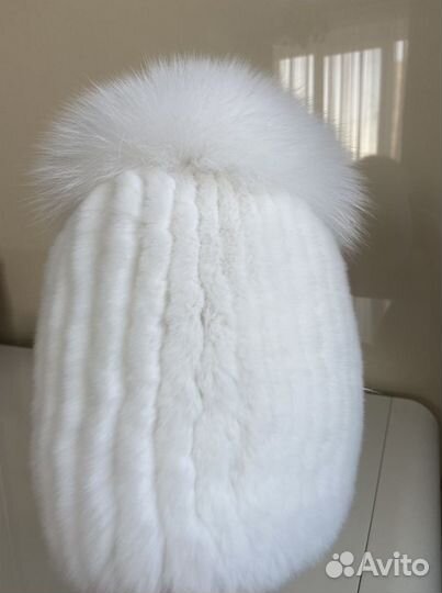 Шапка новая из экомеха и натурального песца