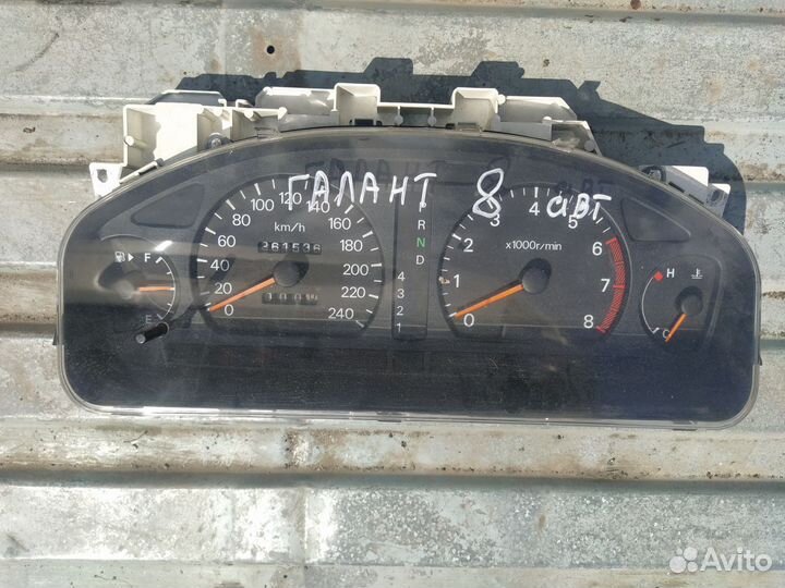 Панель приборов Mitsubishi Galant 8