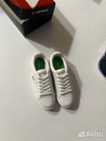 Набор аксессуаров zuru mini brands sneakers