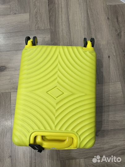 Чемодан на колесах