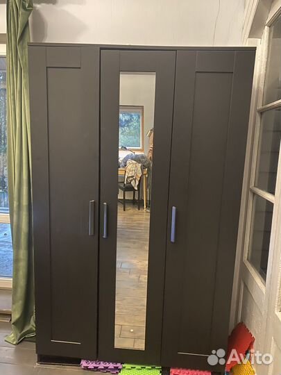 Шкаф платяной Икея