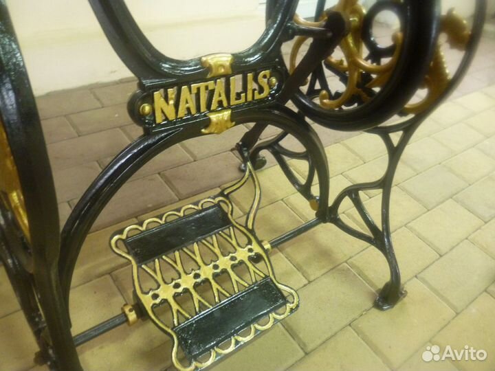 Станина natalis драконы, львы, корона, вензель