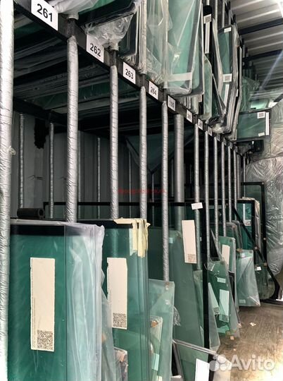 Стекло правое Мини-погрузчик Катерпиллер 236B