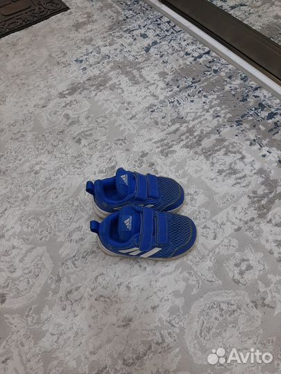 Кроссовки adidas