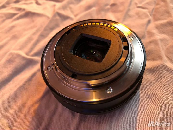 Объектив Sony E-mount 20mm f2.8 (Блинчик)