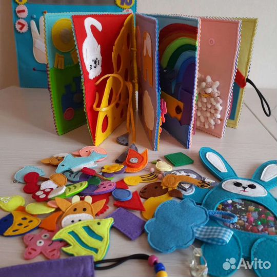 Развивающая книжка игрушка из фетра