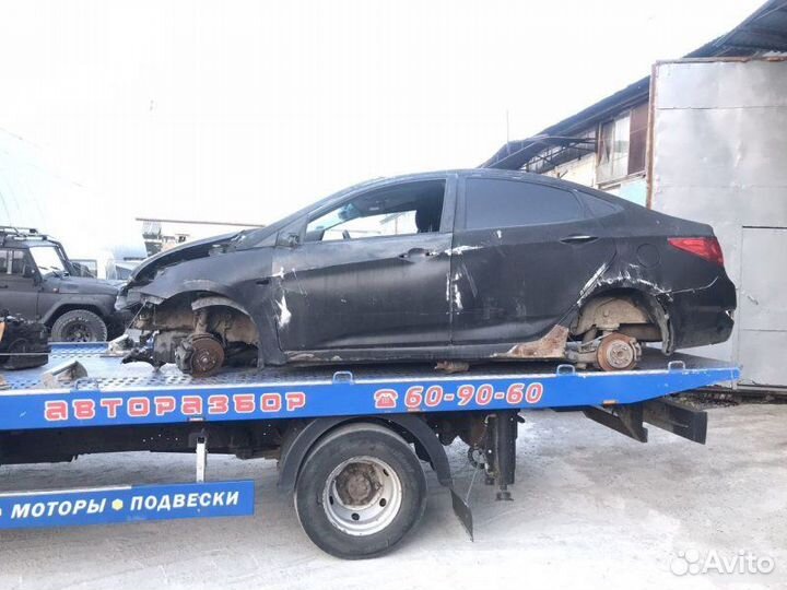 Стекло двери заднее правое Hyundai Solaris