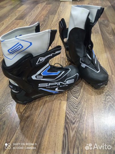 Лыжные ботинки коньковые spine