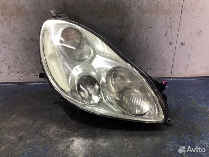 Фара ксенон правая Lexus Sc430 UZZ40
