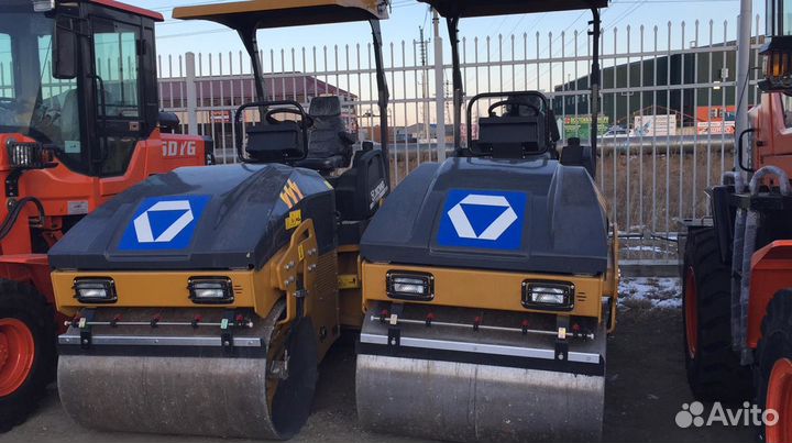 Дорожный каток XCMG XMR303, 2022