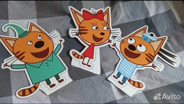 Ростовые фигуры три кота на подставках