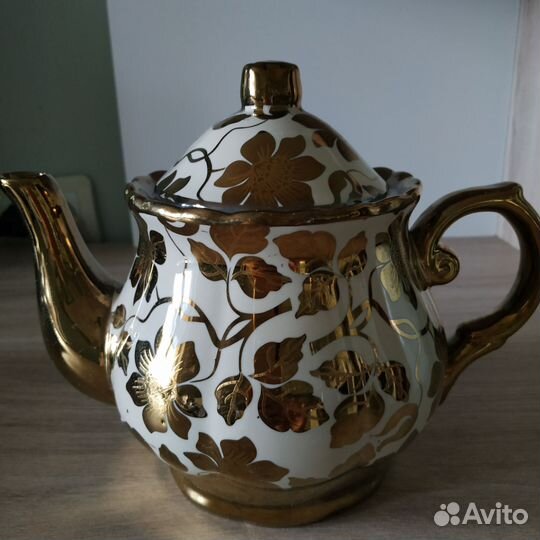 Заварочный чайник + 6 блюдец