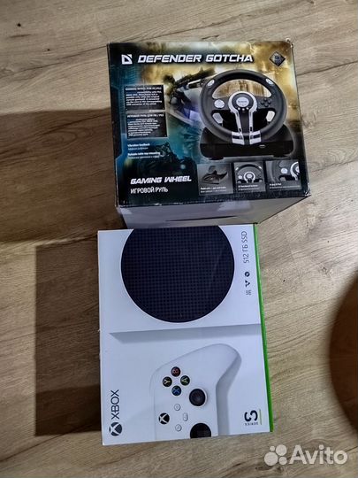 Xbox series s с рулём и телевизором