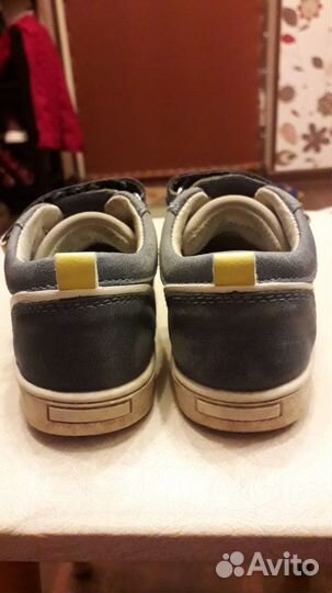 Кроссовки детские