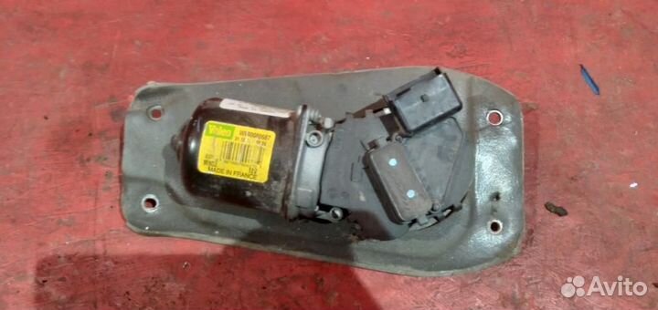 Ситроен берлинго мотор дворников передний