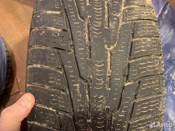 Nokian Tyres Hakkapeliitta R 215/60 R17 100R