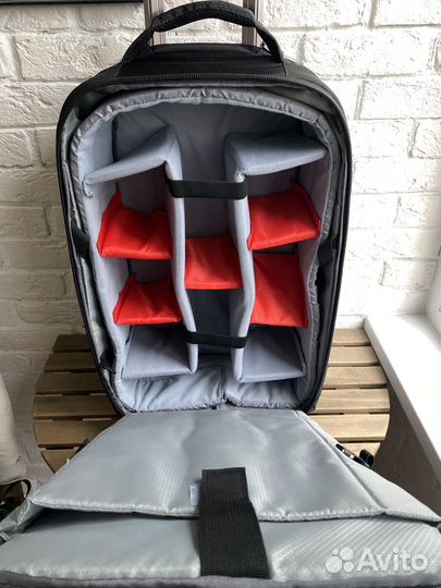 Чемодан на колесах для фототехники