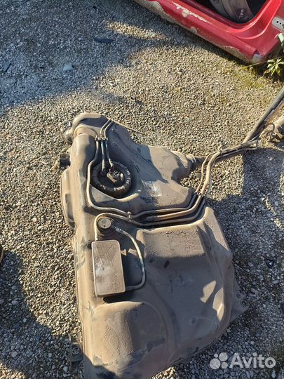 Топливный бак (бензобак) Skoda Fabia 2