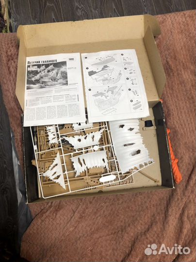 Сборные модели «танк кв-2», «Летучий голландец»