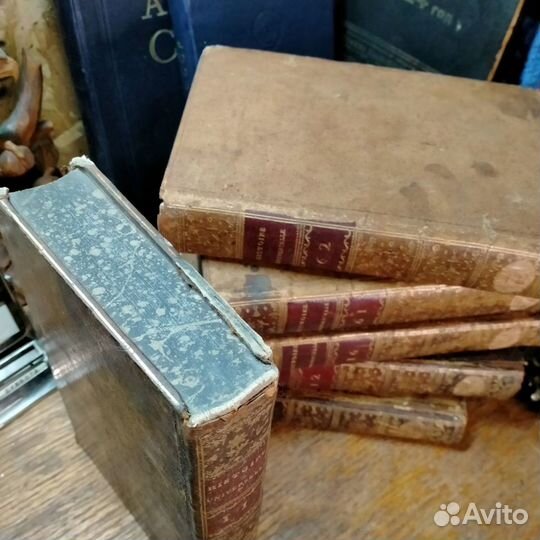 Антикварная книга на французском языке 1780 года