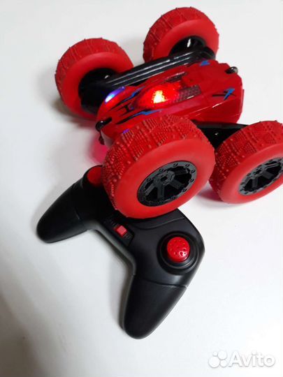 Машинка на радиоуправлении трюковая
