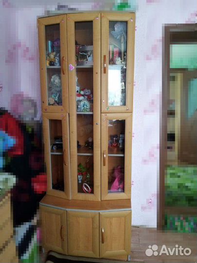 Книжный шкаф