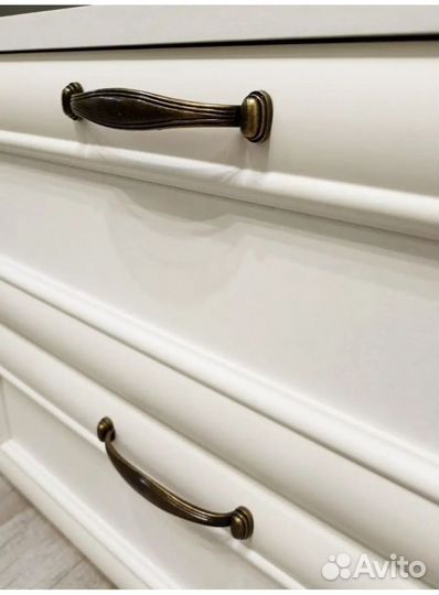 Тумбочка прикроватная