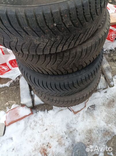 Kumho WinterCraft Ice WI31 215/65 R16