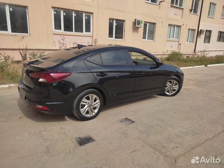 Hyundai Elantra 2.0 AT, 2018, 175 000 км