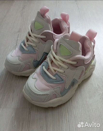 Кроссовки для девочки 23