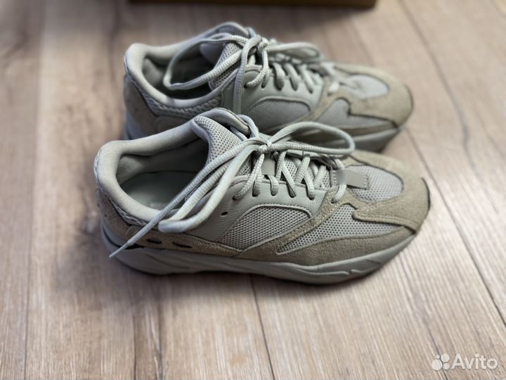 Кроссовки adidas yeezy boost 700 v2